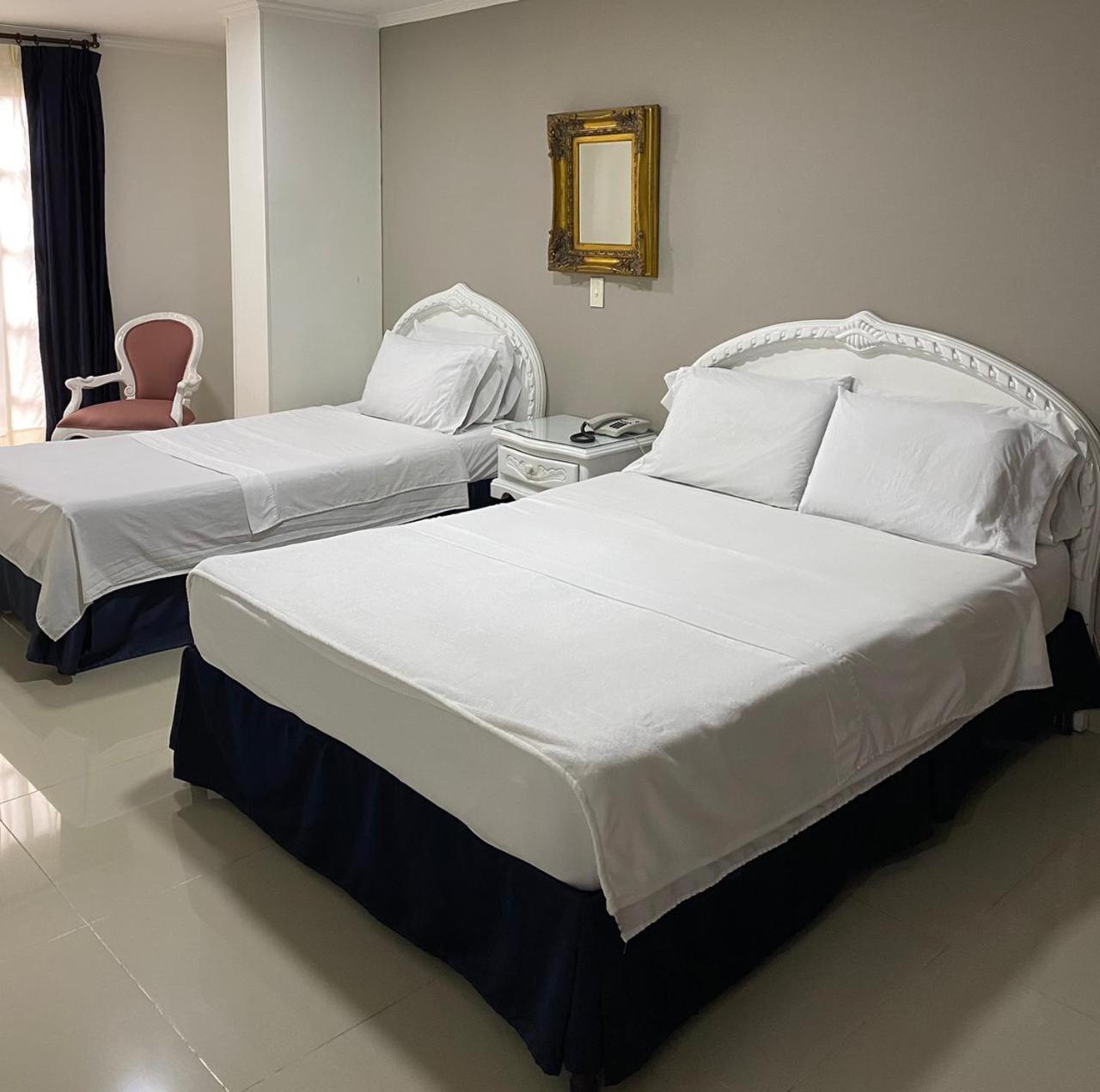 Hotel Suite Santa Rosa サンタ・ロサ・デ・カバル エクステリア 写真